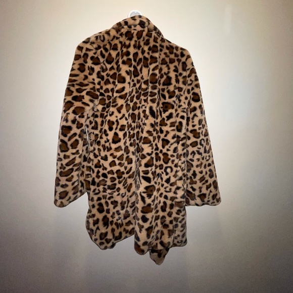 Soft leopard open coat - Picture 2 of 2